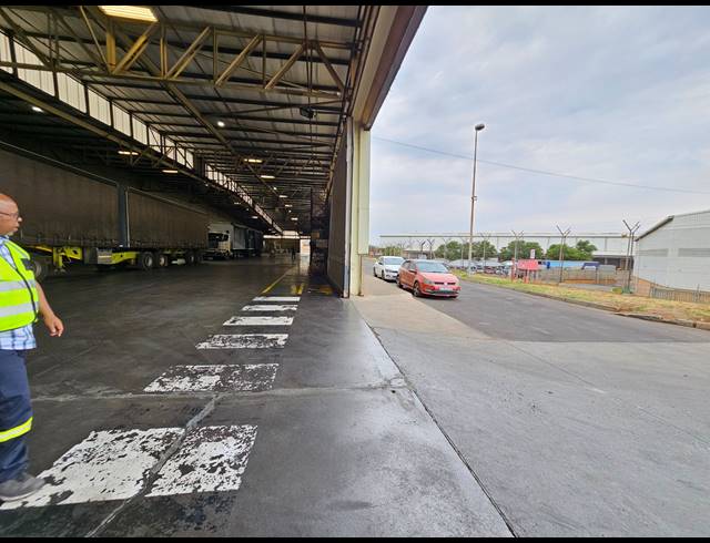 25,000M² WAREHOUSE TO LET IN BOKSBURG EAST
